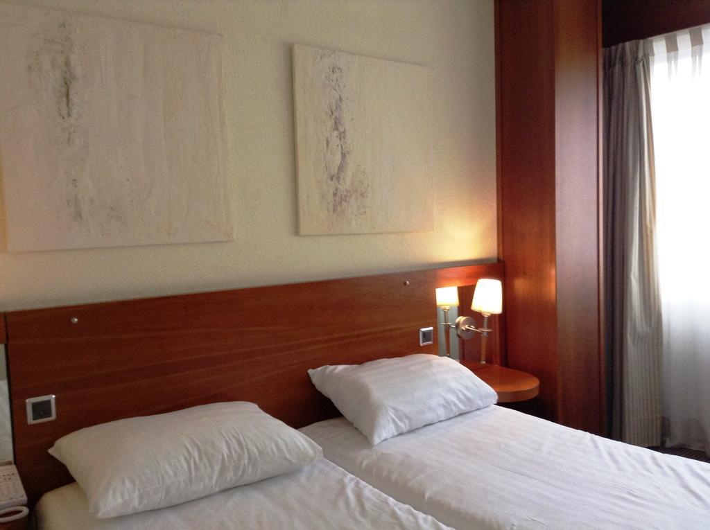 Ibis Geneve Centre Lac Room photo
