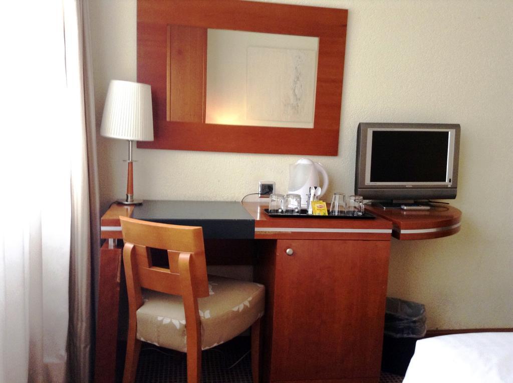 Ibis Geneve Centre Lac Room photo