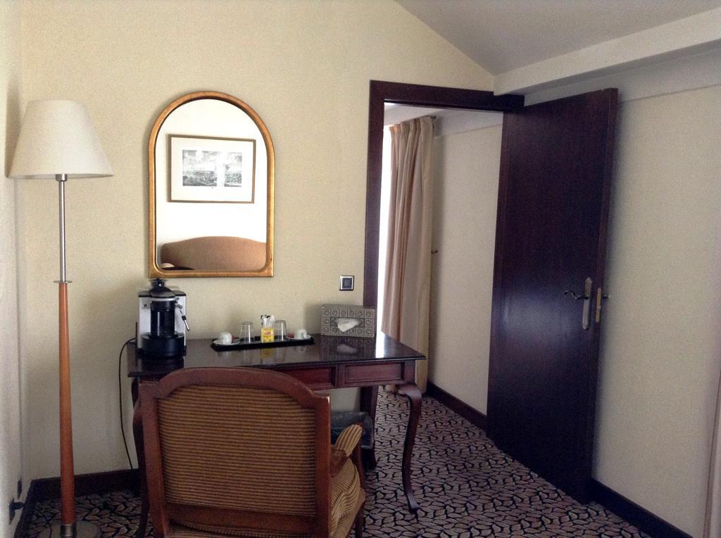Ibis Geneve Centre Lac Room photo